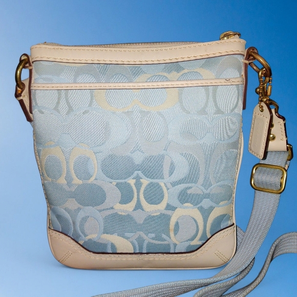 COACH OPTIC SIGNATURE SWINGPACK